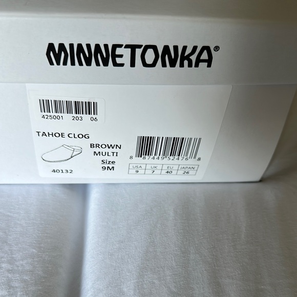 Minnetonka Brown and Cream Slippers - Picture 3 of 4